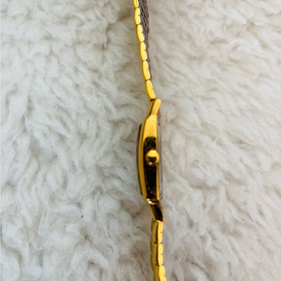 Disney Gold Mickey Mouse Watch main image 7
